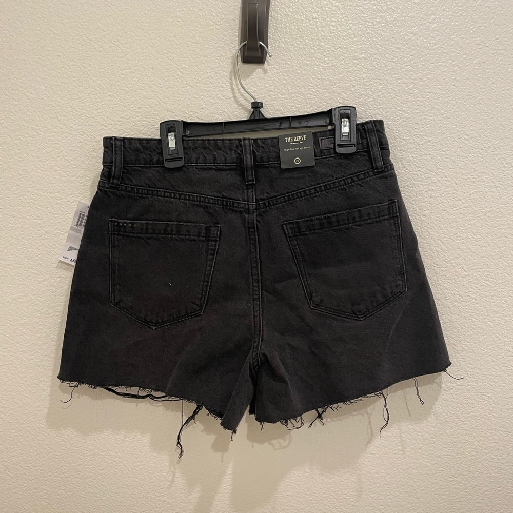 NWT Blank NYC Women’s Black Shorts High Rise Ribcage Short Size 27​​​​​​​ - Picture 3 of 5